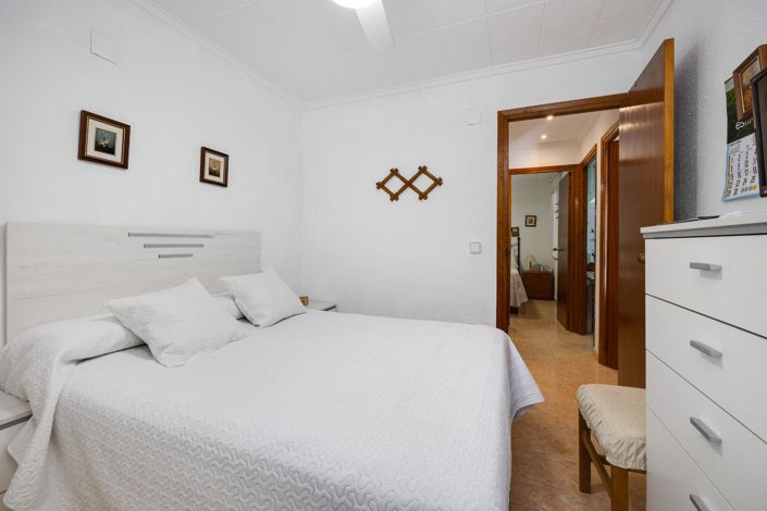 Image No.14-2 Bed House for sale