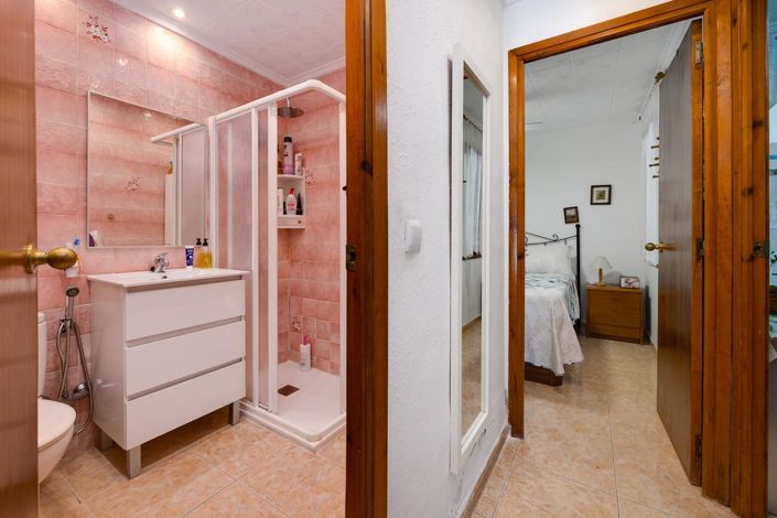 Image No.17-2 Bed House for sale