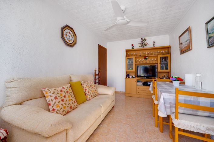 Image No.5-2 Bed House for sale
