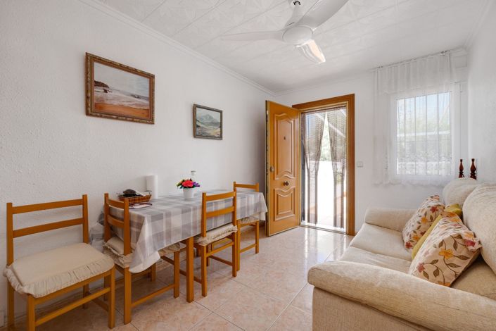 Image No.6-2 Bed House for sale