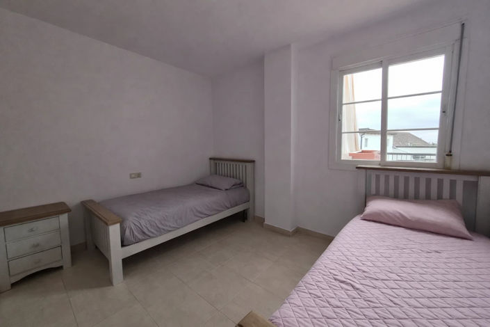 Image No.9-3 Bed Property for sale