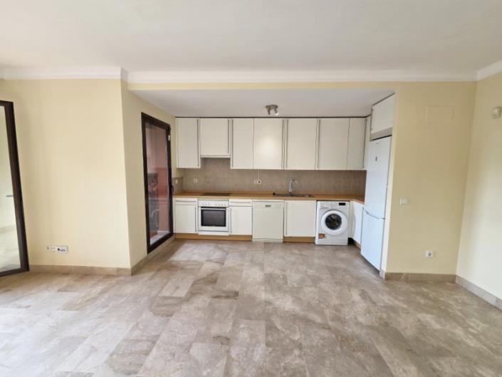 Image No.3-Appartement de 2 chambres à vendre à Estepona