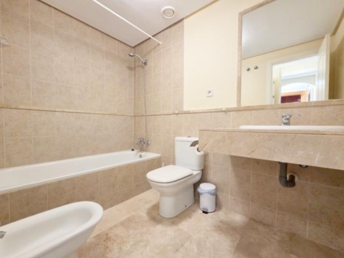 Image No.12-Appartement de 2 chambres à vendre à Estepona