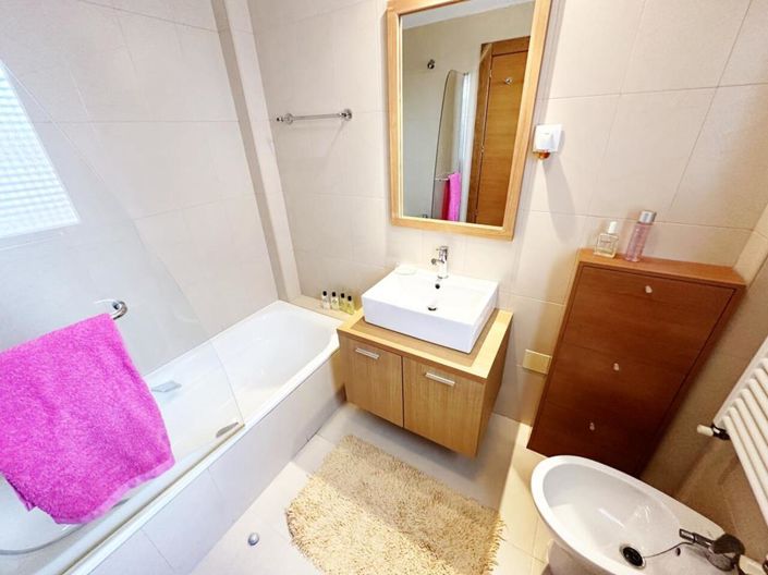 Image No.17-2 Bed Apartment for sale