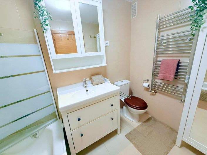 Image No.21-2 Bed Apartment for sale