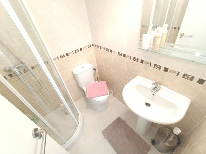 Image No.19-2 Bed Apartment for sale