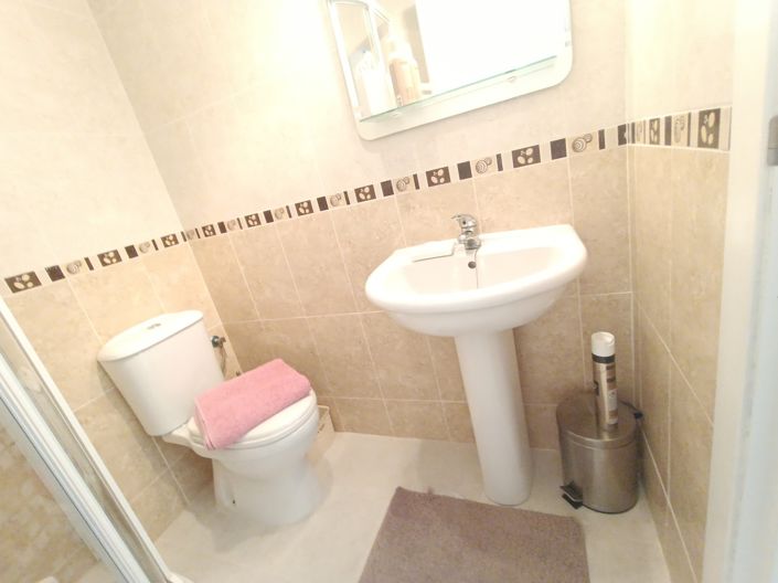 Image No.20-2 Bed Apartment for sale