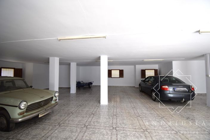 Image No.36-3 Bed Property for sale