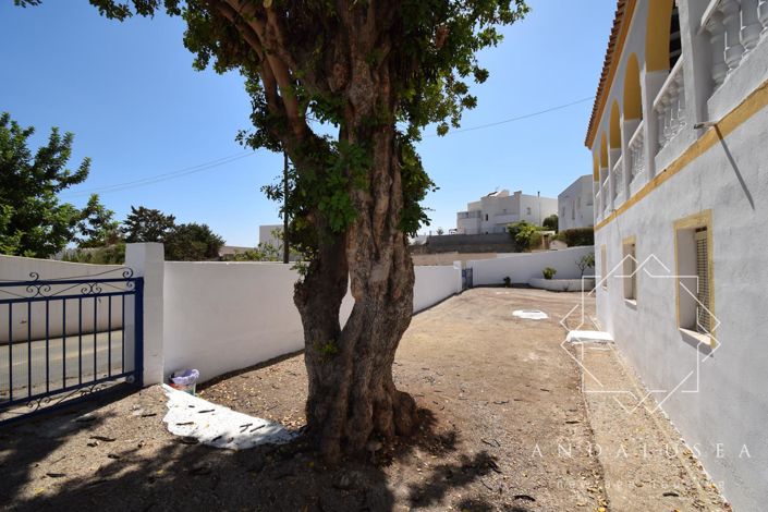 Image No.42-3 Bed Property for sale