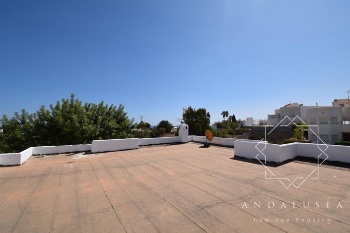 Image No.50-3 Bed Property for sale