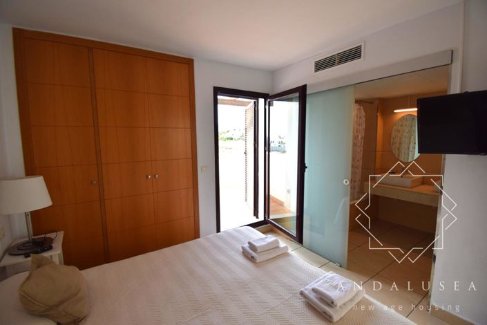 Image No.15-3 Bed Property for sale
