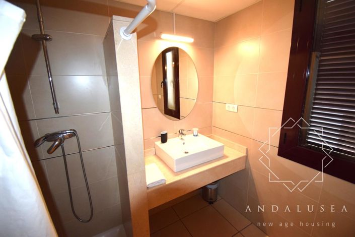 Image No.28-3 Bed Property for sale