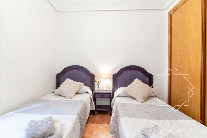 Image No.21-2 Bed Property for sale