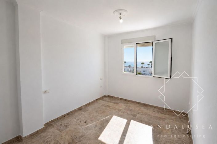 Image No.21-3 Bed Property for sale