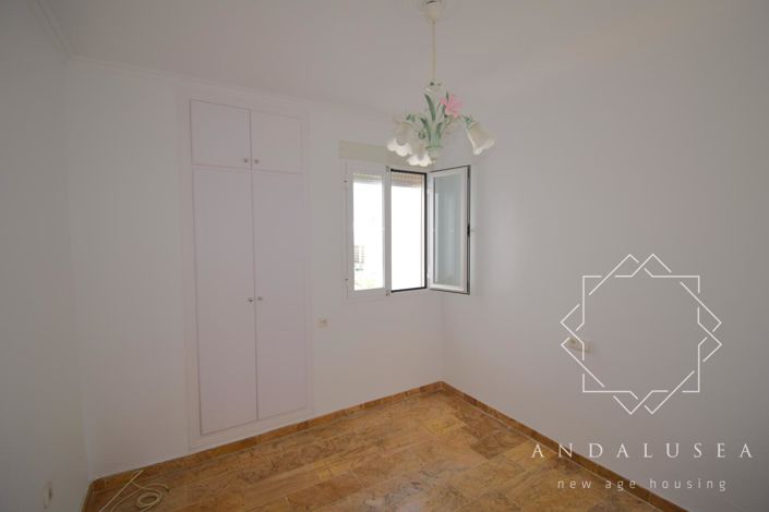 Image No.22-3 Bed Property for sale