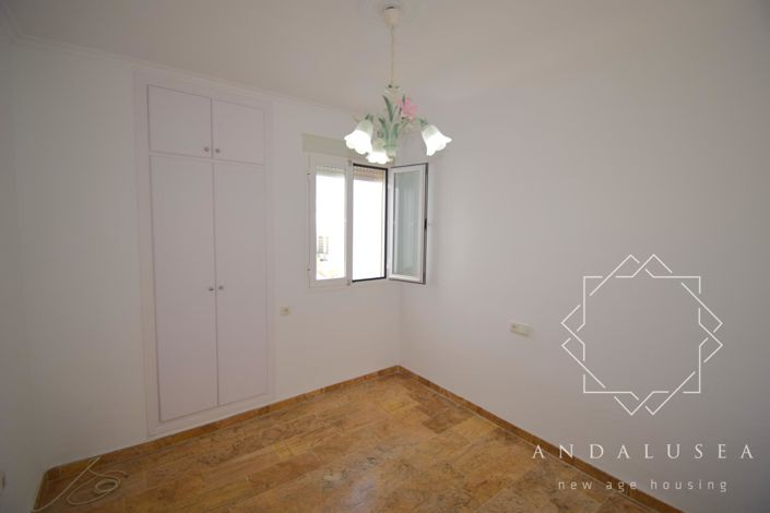 Image No.23-3 Bed Property for sale