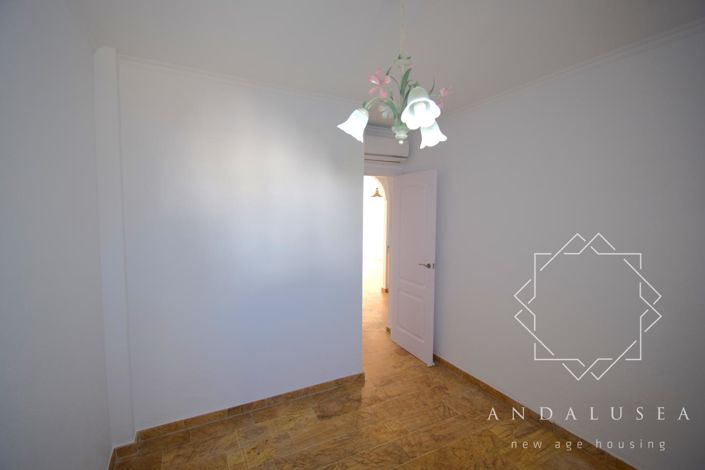 Image No.25-3 Bed Property for sale