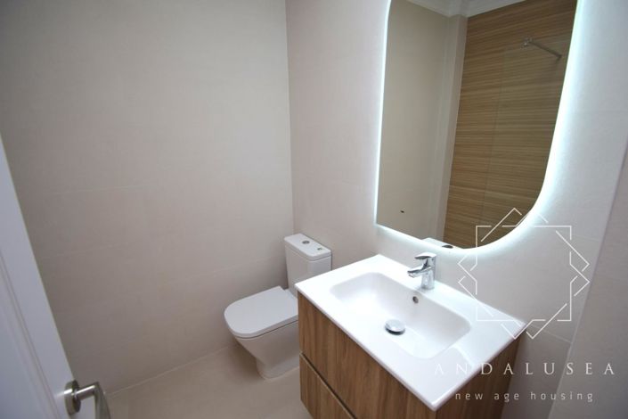 Image No.32-3 Bed Property for sale
