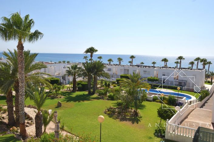 Image No.40-3 Bed Property for sale