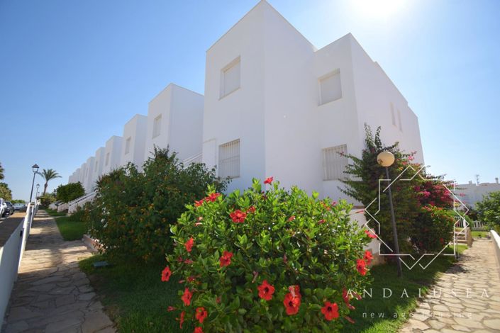 Image No.50-3 Bed Property for sale