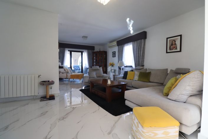 Image No.11-5 Bed Villa for sale