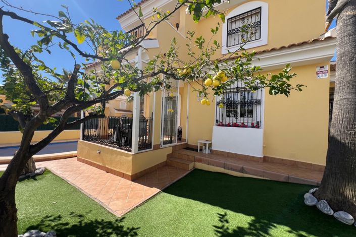 Image No.2-Villa de 3 chambres à vendre à Orihuela Costa
