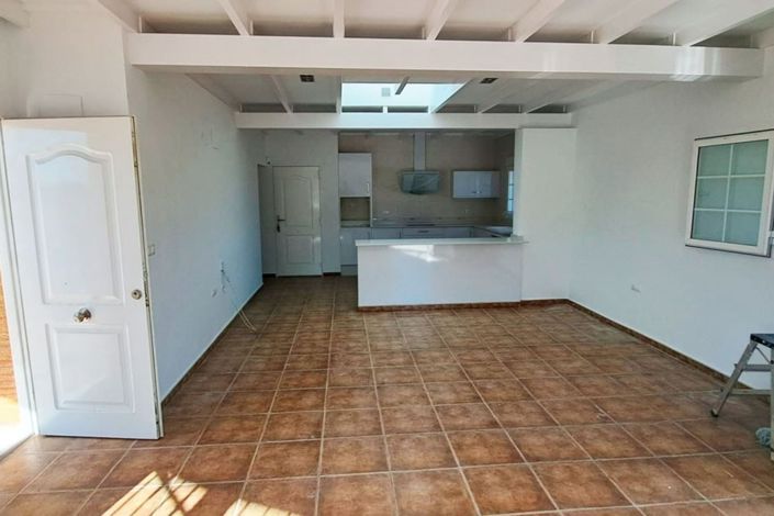 Image No.5-3 Bed Property for sale