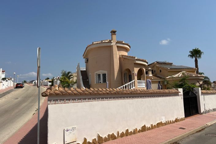 Image No.2-2 Bed Villa for sale