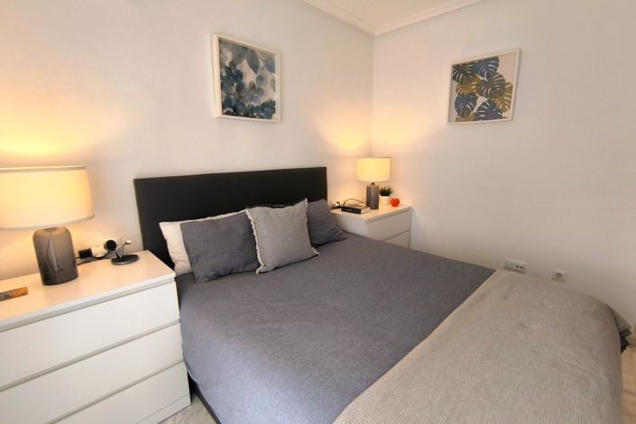 Image No.12-2 Bed Property for sale