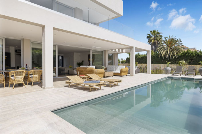 Image No.2-5 Bed Villa for sale