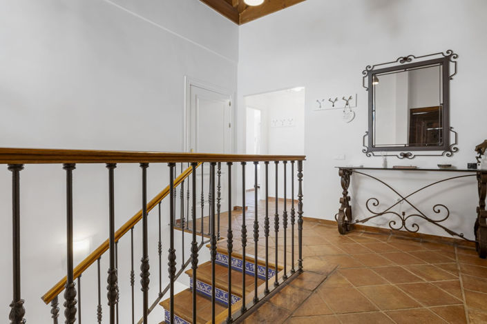Image No.6-5 Bed Townhouse for sale