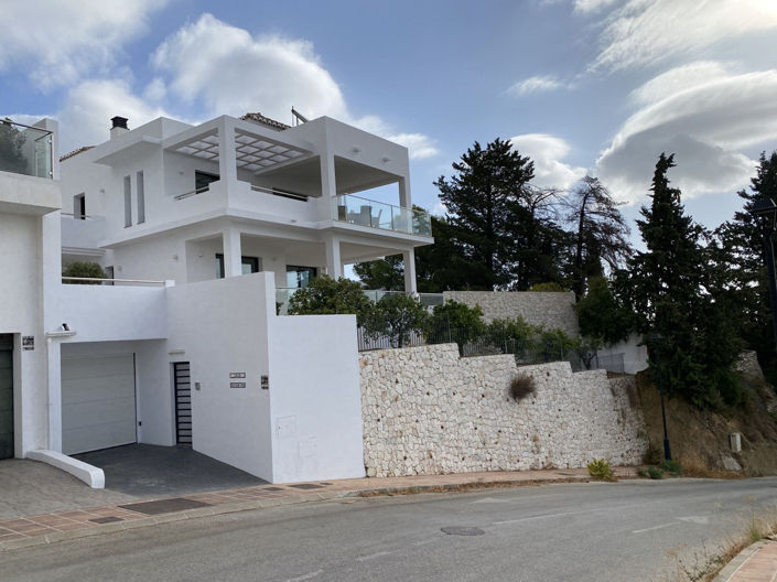 Image No.39-3 Bed Villa for sale