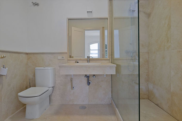 Image No.6-3 Bed Townhouse for sale