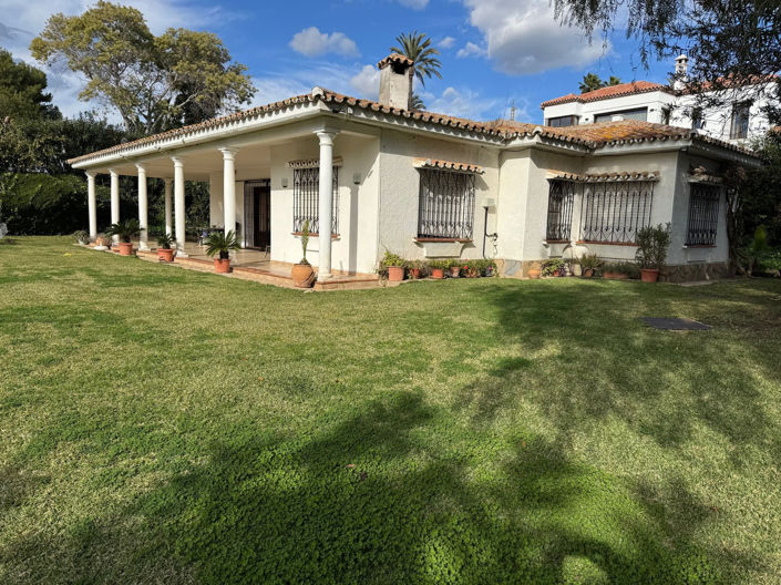Image No.3-Villa de 3 chambres à vendre à Estepona