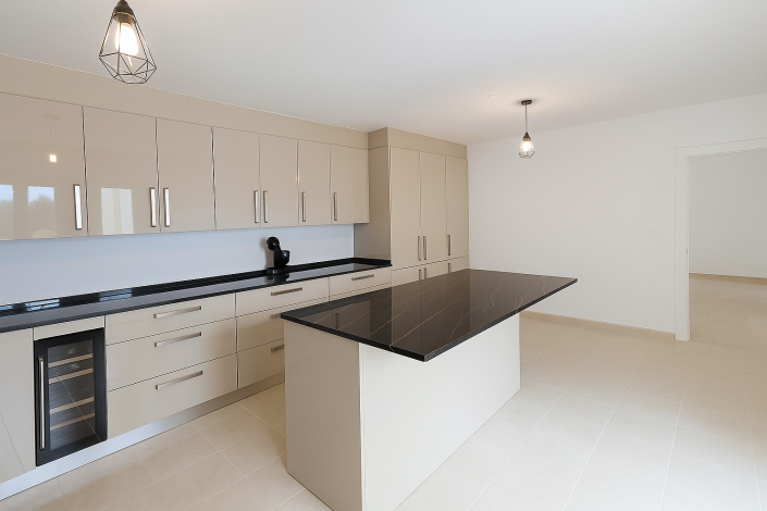 Image No.3-3 Bed Apartment for sale