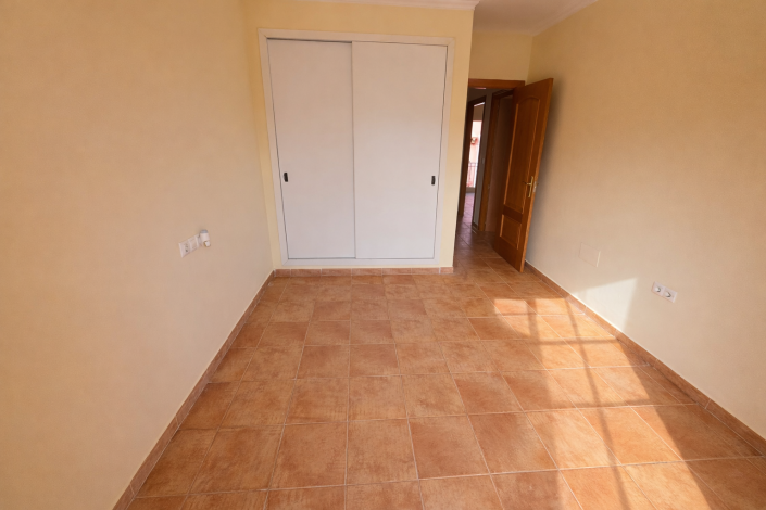 Image No.13-4 Bed Townhouse for sale