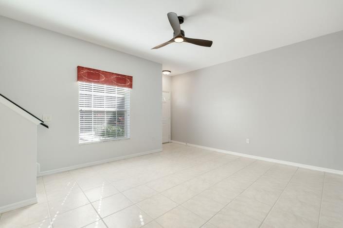 Image No.8-2 Bed Townhouse for sale