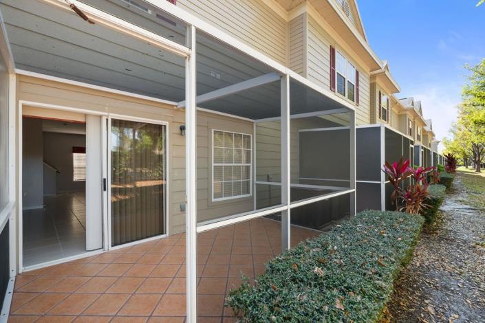 Image No.37-2 Bed Townhouse for sale