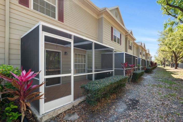 Image No.38-2 Bed Townhouse for sale