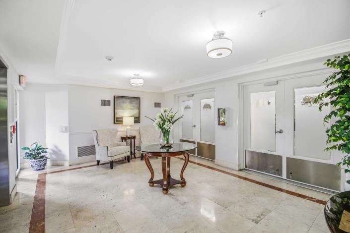 Image No.12-3 Bed Condo for sale