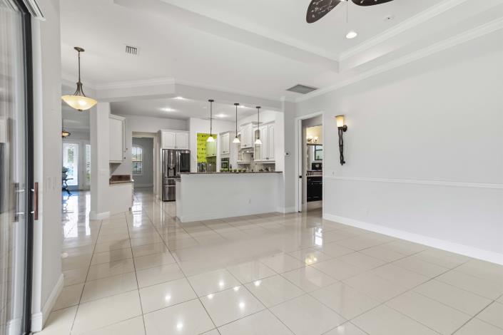 Image No.16-4 Bed House for sale