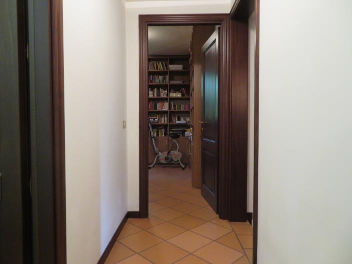 Image No.21-4 Bed Country Property for sale