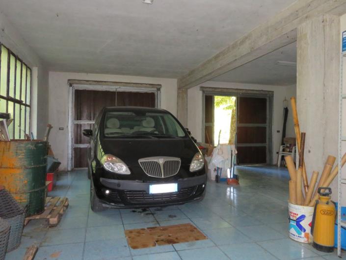 Image No.33-4 Bed Country Property for sale