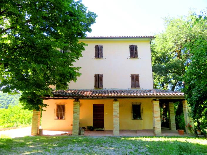 Image No.2-4 Bed Country Property for sale