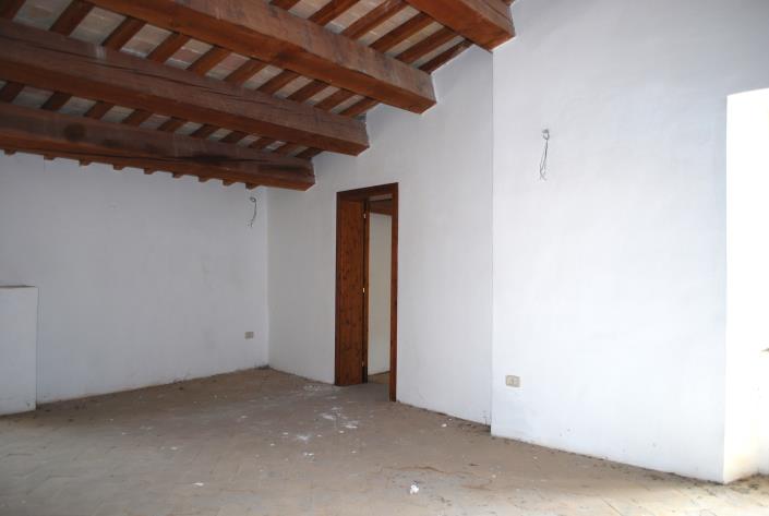 Image No.20-4 Bed Apartment for sale