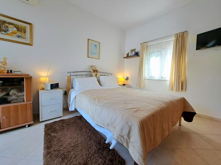 Image No.10-2 Bed House for sale