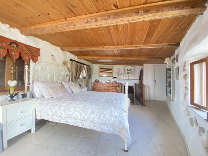 Image No.13-4 Bed Village House for sale
