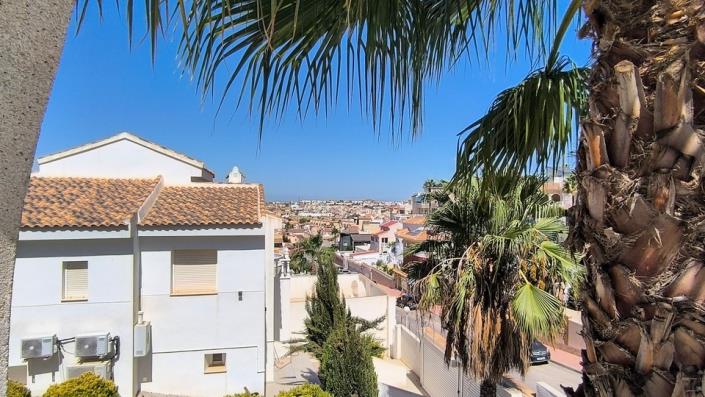 Image No.5-4 Bed Villa / Detached for sale