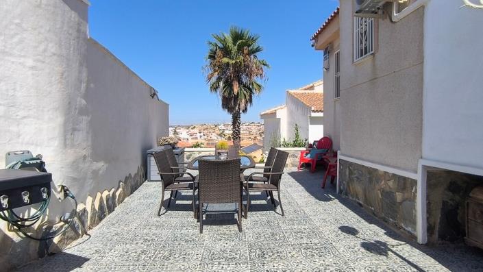 Image No.22-4 Bed Villa / Detached for sale