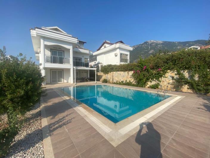 Image No.18-4 Bed Villa for sale